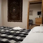 شقة 